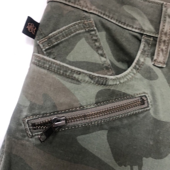 Rock & Republic camo crop/ankle jeans/pants | Sz 8 26-27.5” inseam - Picture 4 of 12